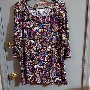 Emily Daniels Chic And Vibrant Colorful Floral Patterned Tunic